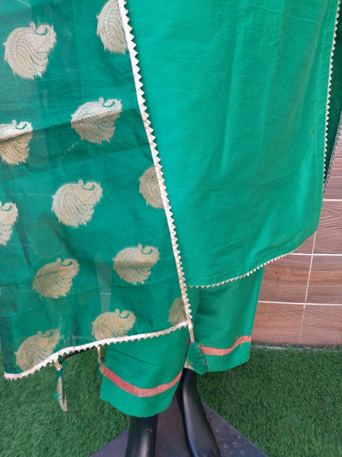 Bottle Green Color Handloom Silk with Banarsi Silk Dupatta