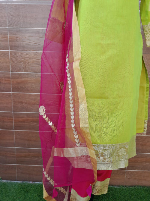 Florence green color Handloom Silk with Organza Dupatta