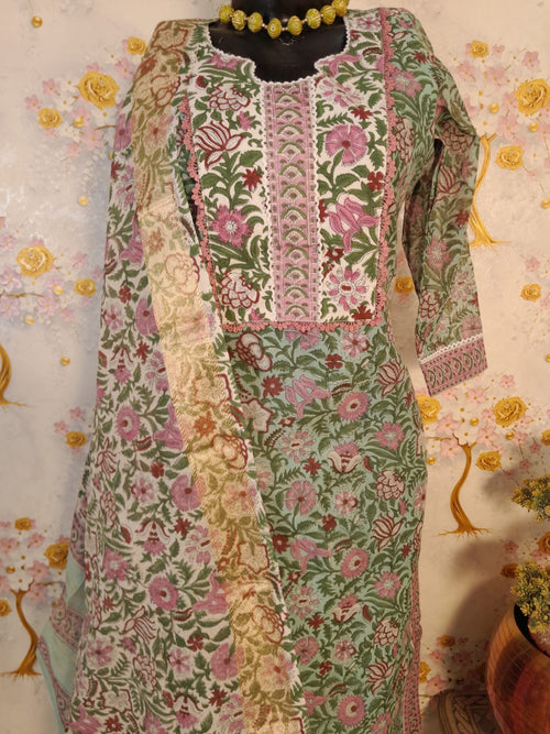PASTEL GREEN COLOR MAHESHWARI SILK SUIT