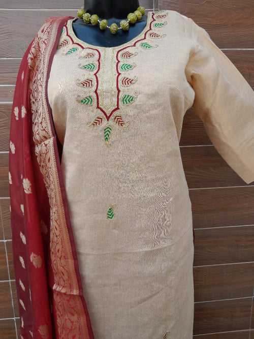 Soft Tissue Zari Hand Work Suit