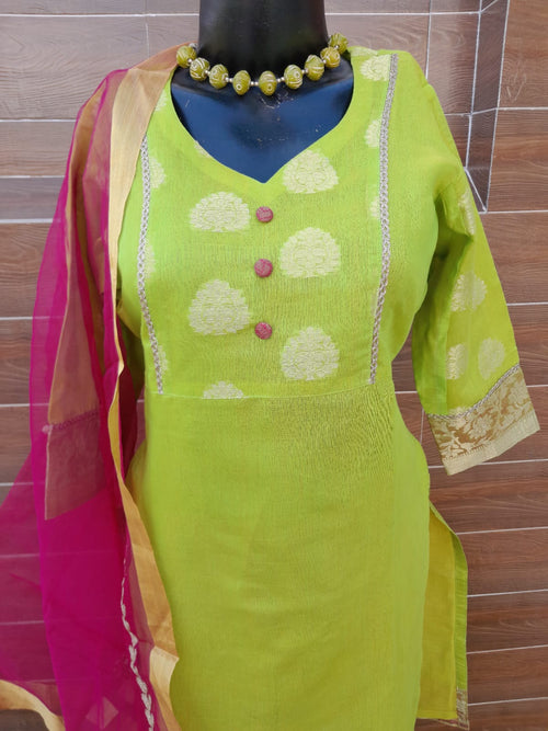 Florence green color Handloom Silk with  Organza Dupatta